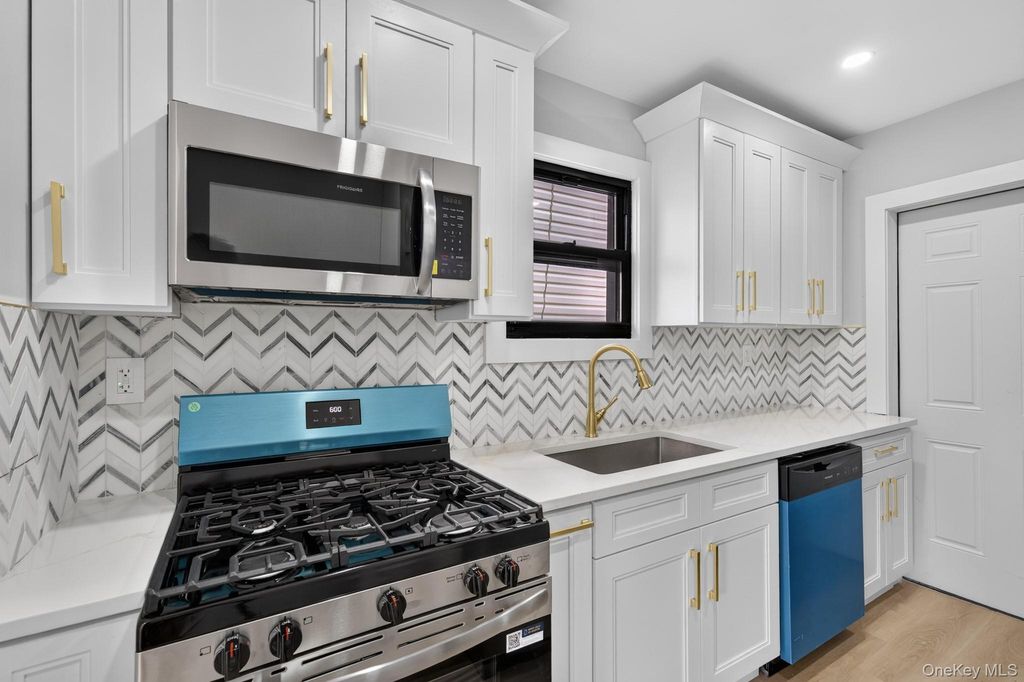 777 E 225th Street, Bronx, NY 10466 — photo 3