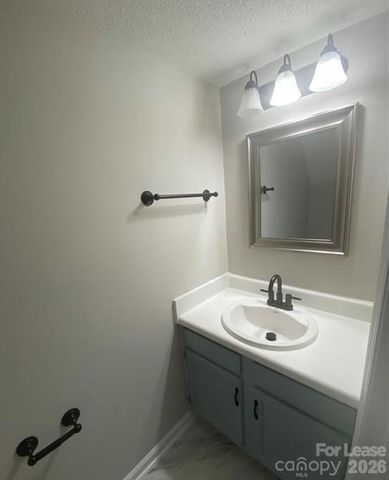 8215 Circle Tree Lane, Charlotte, NC 28277