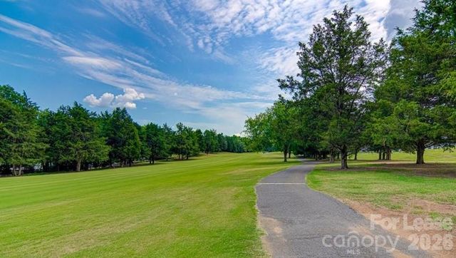 8215 Circle Tree Lane, Charlotte, NC 28277