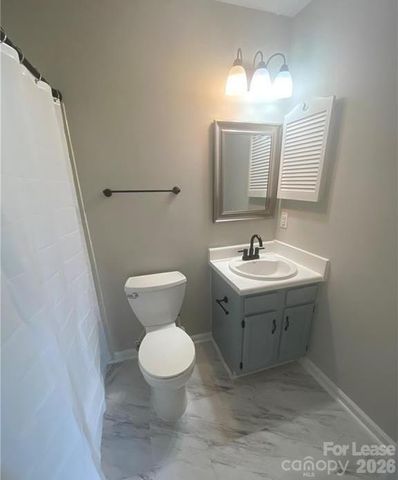 8215 Circle Tree Lane, Charlotte, NC 28277