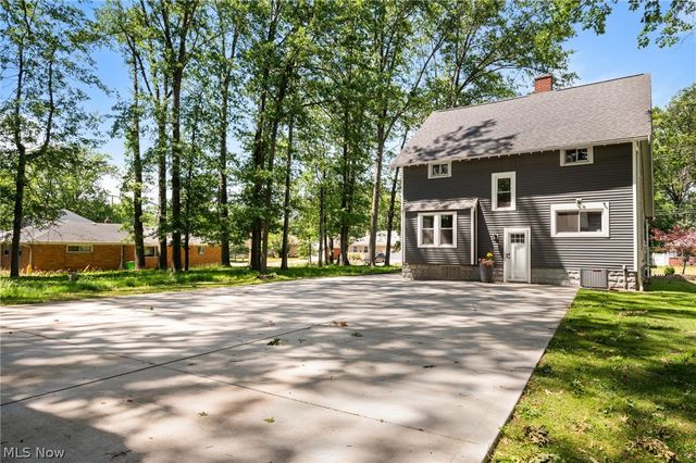 26230 Elinore Avenue, Euclid, OH 44132
