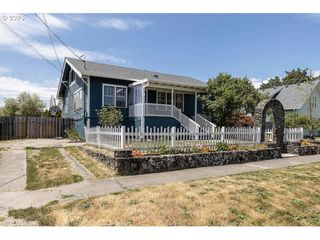 709 S MERIDIAN St, Newberg, OR 97132
