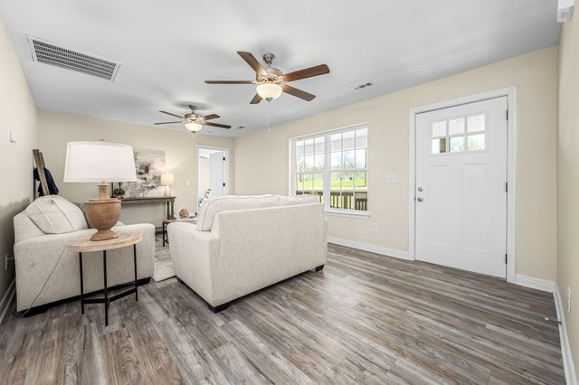 418 S McCrary St, Woodbury, TN 37190