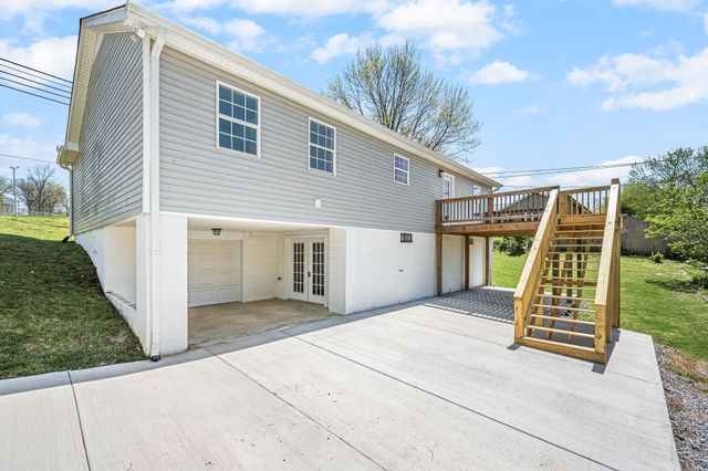 418 S McCrary St, Woodbury, TN 37190