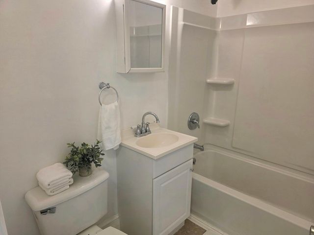 31 Jones Ter 22, Stoughton, MA 02072