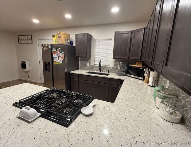 989 Sequoyah Drive, Eufaula, OK 74432