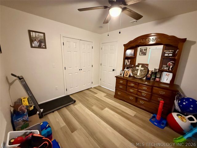 989 Sequoyah Drive, Eufaula, OK 74432