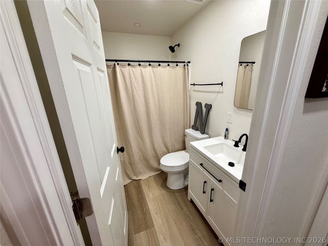 989 Sequoyah Drive, Eufaula, OK 74432