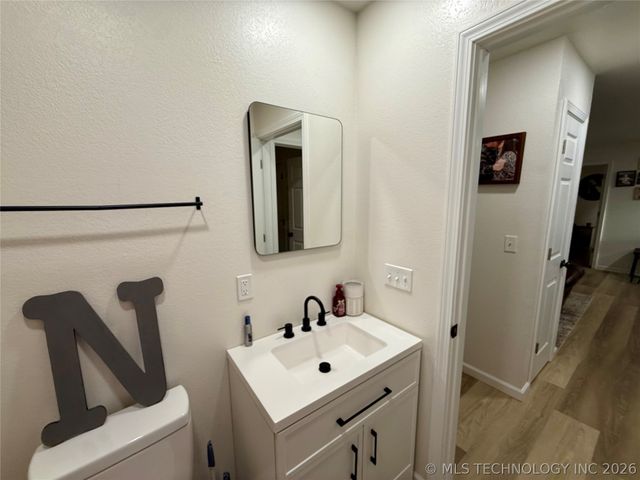 989 Sequoyah Drive, Eufaula, OK 74432