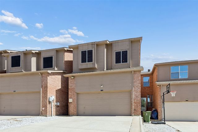1748 Massey Drive, Lewisville, TX 75067