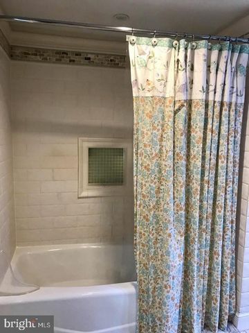 216 WIRT ST NW, Leesburg, VA 20176