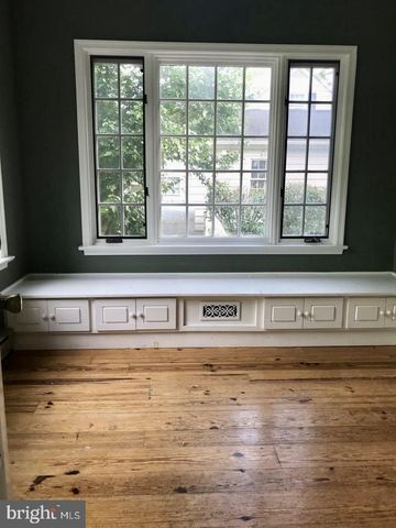 216 WIRT ST NW, Leesburg, VA 20176