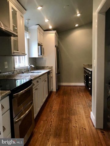 216 WIRT ST NW, Leesburg, VA 20176