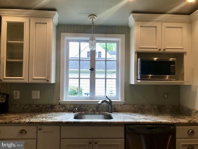 216 WIRT ST NW, Leesburg, VA 20176