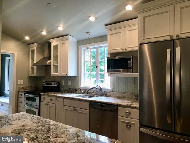 216 WIRT ST NW, Leesburg, VA 20176