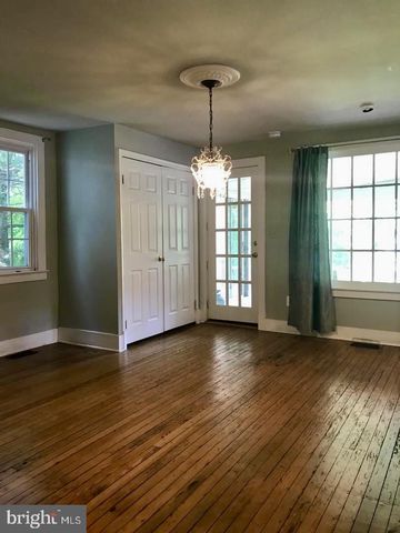 216 WIRT ST NW, Leesburg, VA 20176