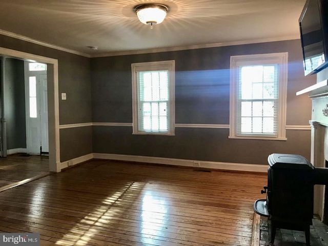 216 WIRT ST NW, Leesburg, VA 20176