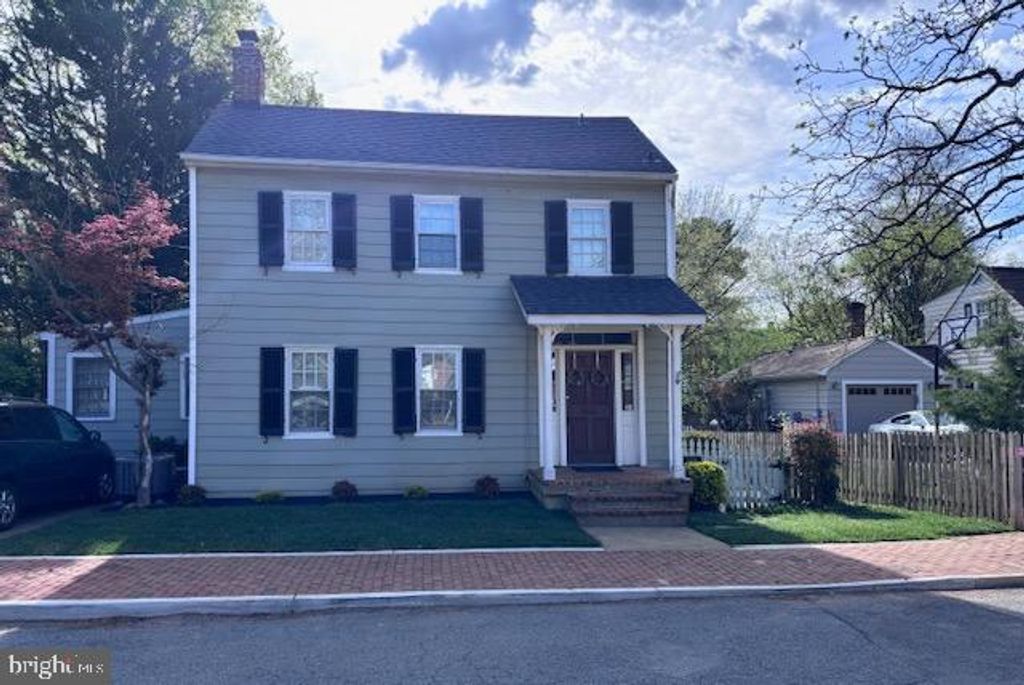 216 WIRT ST NW, Leesburg, VA 20176