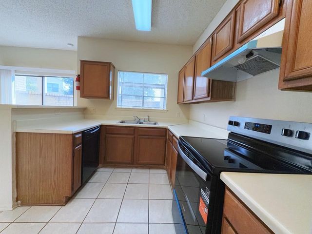 7900 Bissonnet Street D-1, Houston, TX 77074