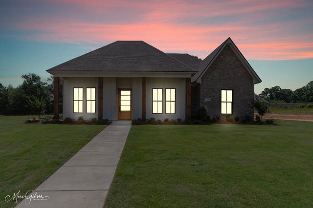 204 St. Andrews, Benton, LA 71006