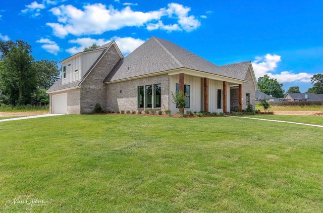 204 St. Andrews, Benton, LA 71006