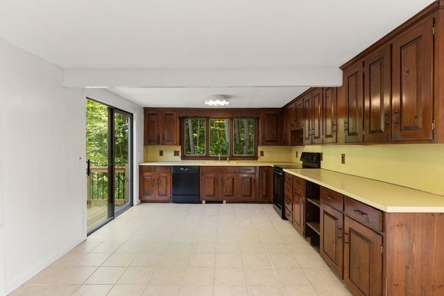 59 Holly St, Gloucester, MA 01930