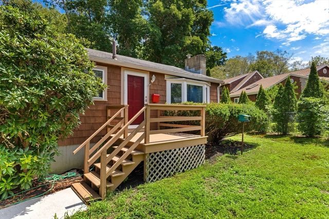 59 Holly St, Gloucester, MA 01930