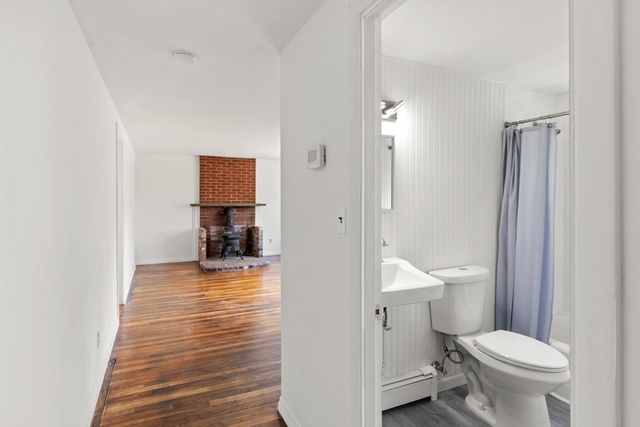 59 Holly St, Gloucester, MA 01930
