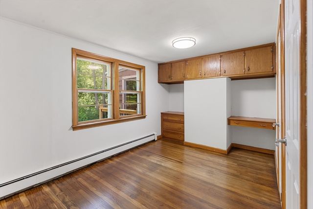 59 Holly St, Gloucester, MA 01930