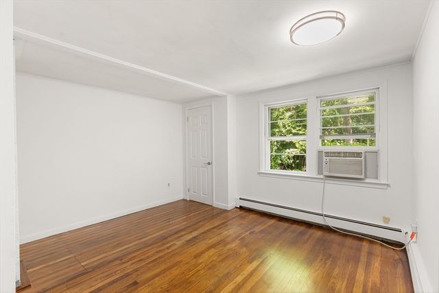 59 Holly St, Gloucester, MA 01930