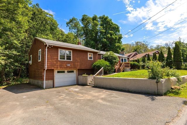 59 Holly St, Gloucester, MA 01930