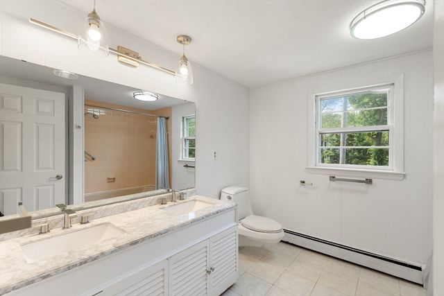 59 Holly St, Gloucester, MA 01930