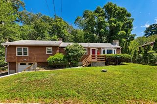 59 Holly St, Gloucester, MA 01930