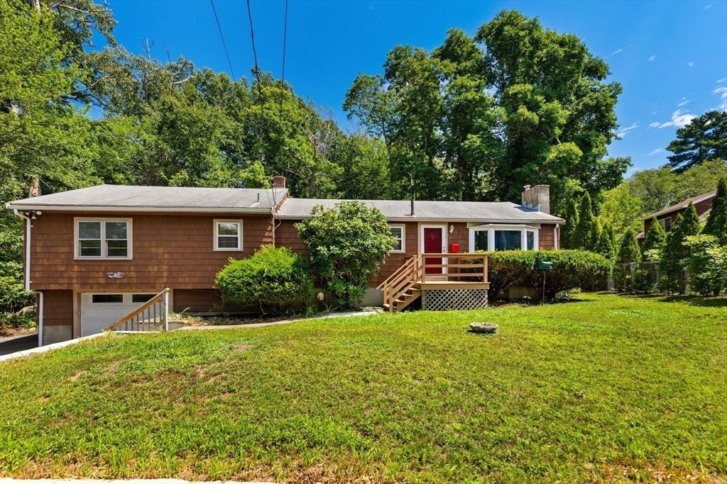 59 Holly St, Gloucester, MA 01930