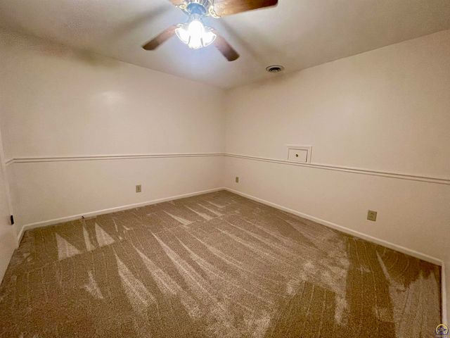 6254 SW 25th ST, Topeka, KS 66614
