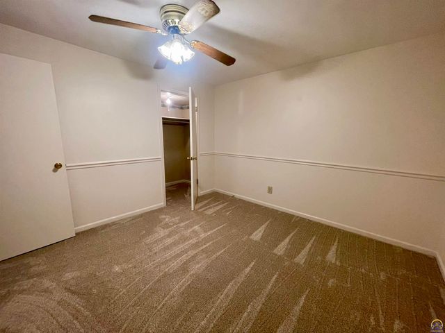 6254 SW 25th ST, Topeka, KS 66614
