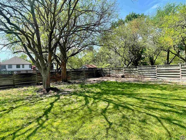 6254 SW 25th ST, Topeka, KS 66614