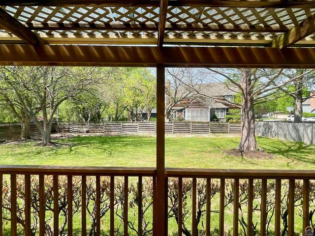 6254 SW 25th ST, Topeka, KS 66614