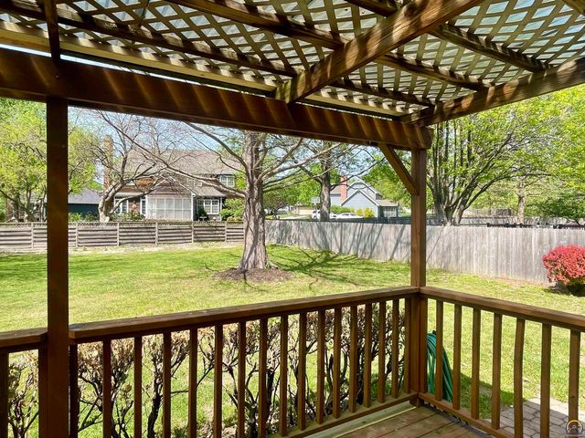 6254 SW 25th ST, Topeka, KS 66614