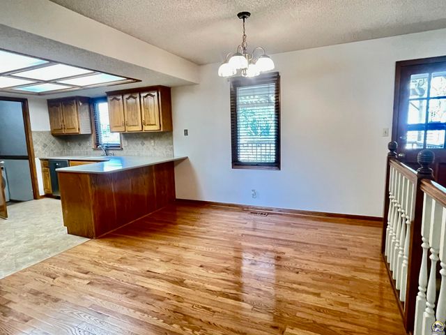 6254 SW 25th ST, Topeka, KS 66614