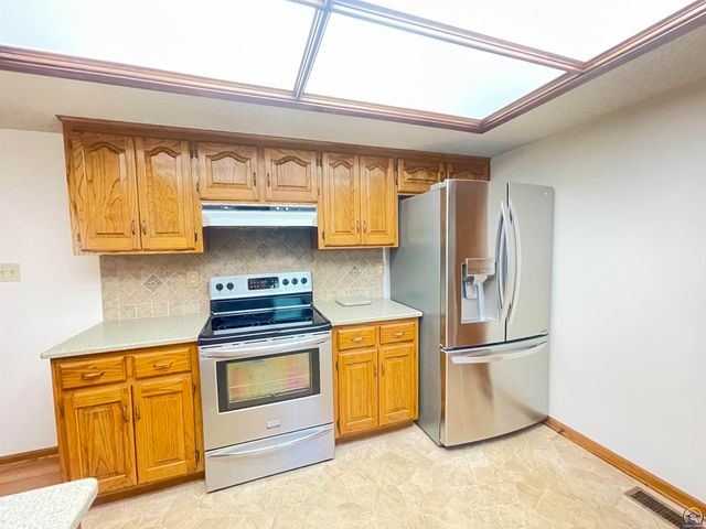 6254 SW 25th ST, Topeka, KS 66614