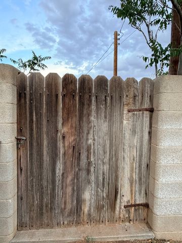 1304 NW 9th St, Andrews, TX 79360