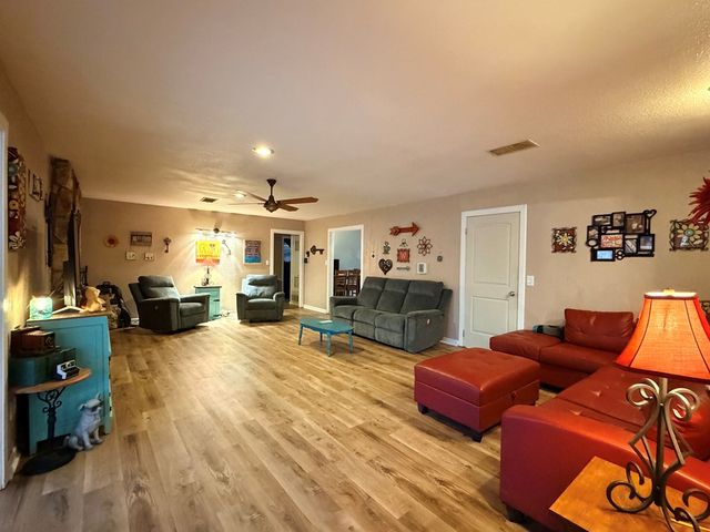 1304 NW 9th St, Andrews, TX 79360