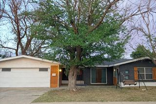 1304 NW 9th St, Andrews, TX 79360