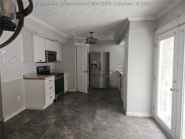 234 Daystar Road, Delbarton, WV 25670