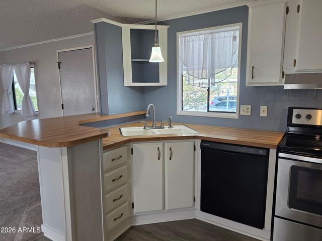 2233 E BEHREND Drive 81, Phoenix, AZ 85024