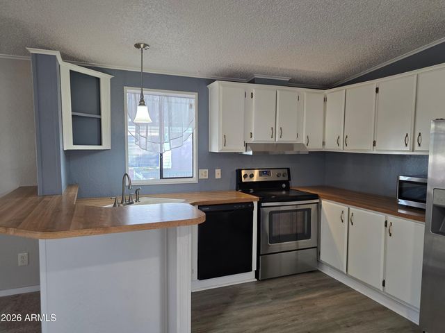 2233 E BEHREND Drive 81, Phoenix, AZ 85024