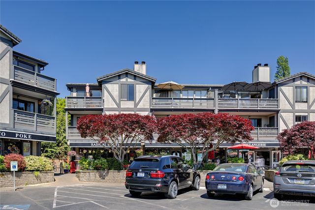 153 Madison Avenue N, Bainbridge Island, WA 98110