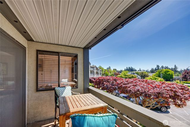 153 Madison Avenue N, Bainbridge Island, WA 98110