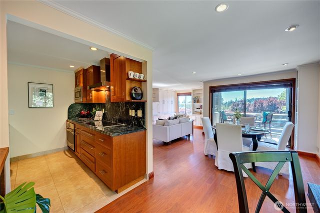 153 Madison Avenue N, Bainbridge Island, WA 98110